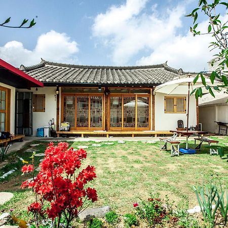 Jeonju Indigo Hanok Guesthouse Zewnętrze zdjęcie