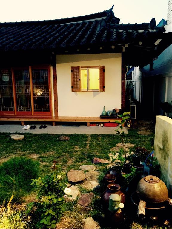 Jeonju Indigo Hanok Guesthouse Zewnętrze zdjęcie