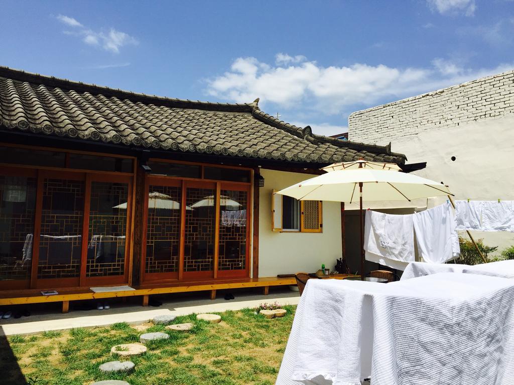 Jeonju Indigo Hanok Guesthouse Zewnętrze zdjęcie