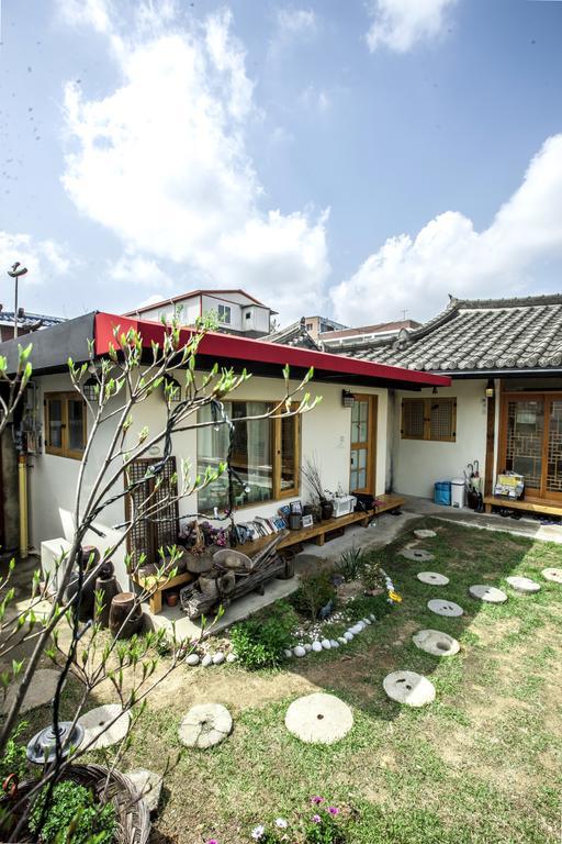 Jeonju Indigo Hanok Guesthouse Zewnętrze zdjęcie